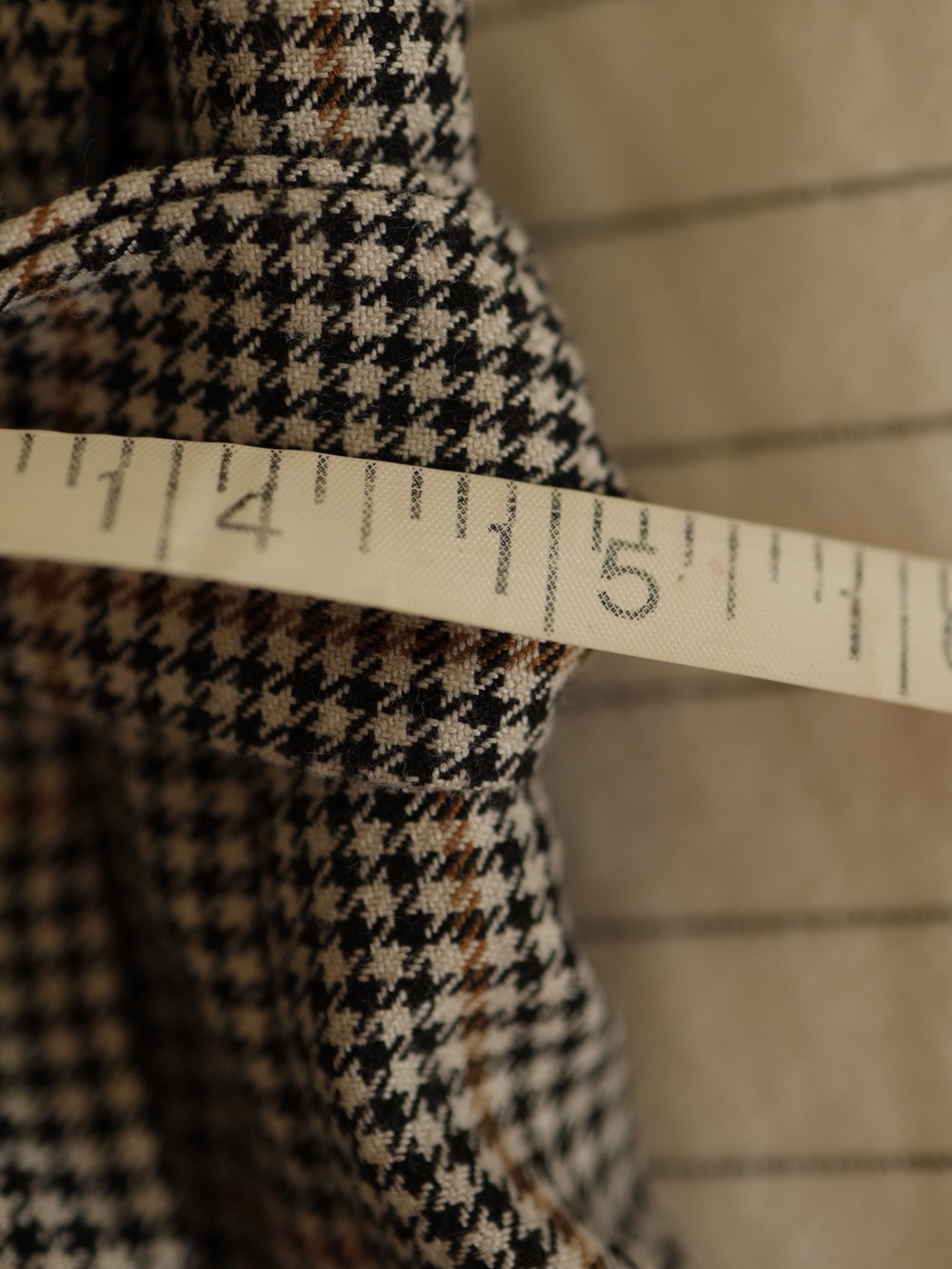 Plaid Knee Length Skirt - Picture 5 of 6